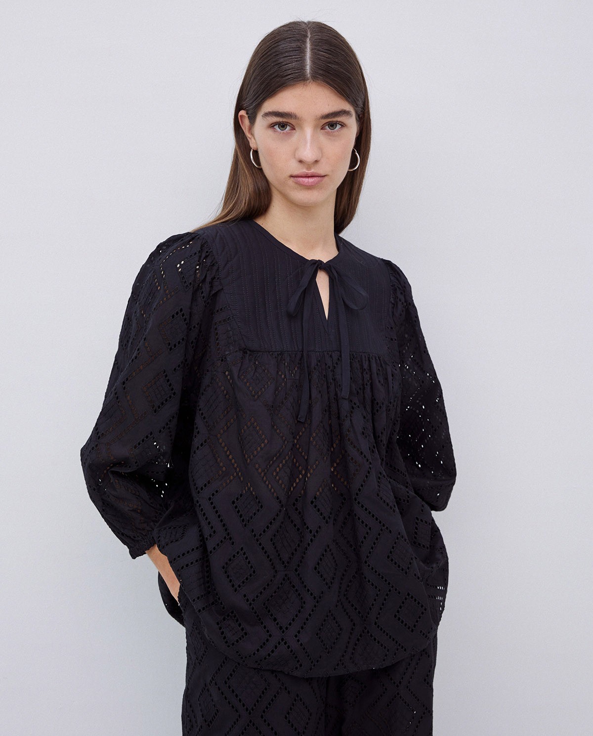 Blusa canesú acolchado negro 1