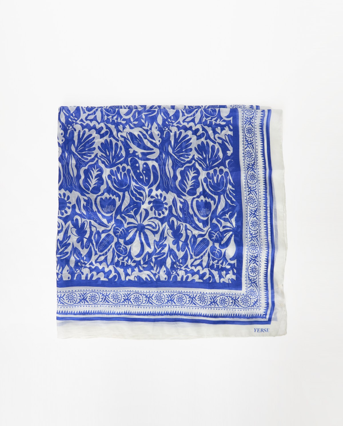 Foulard bleu en soie 4