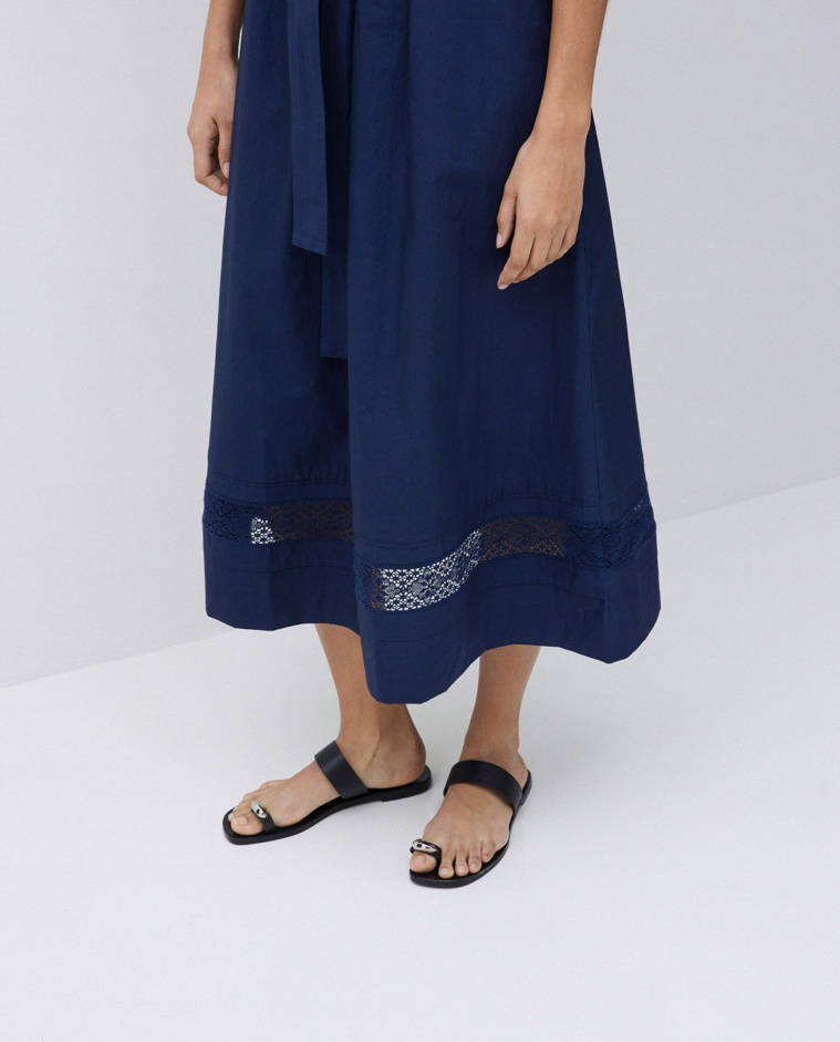 Sandalias piel pieza metálica negro