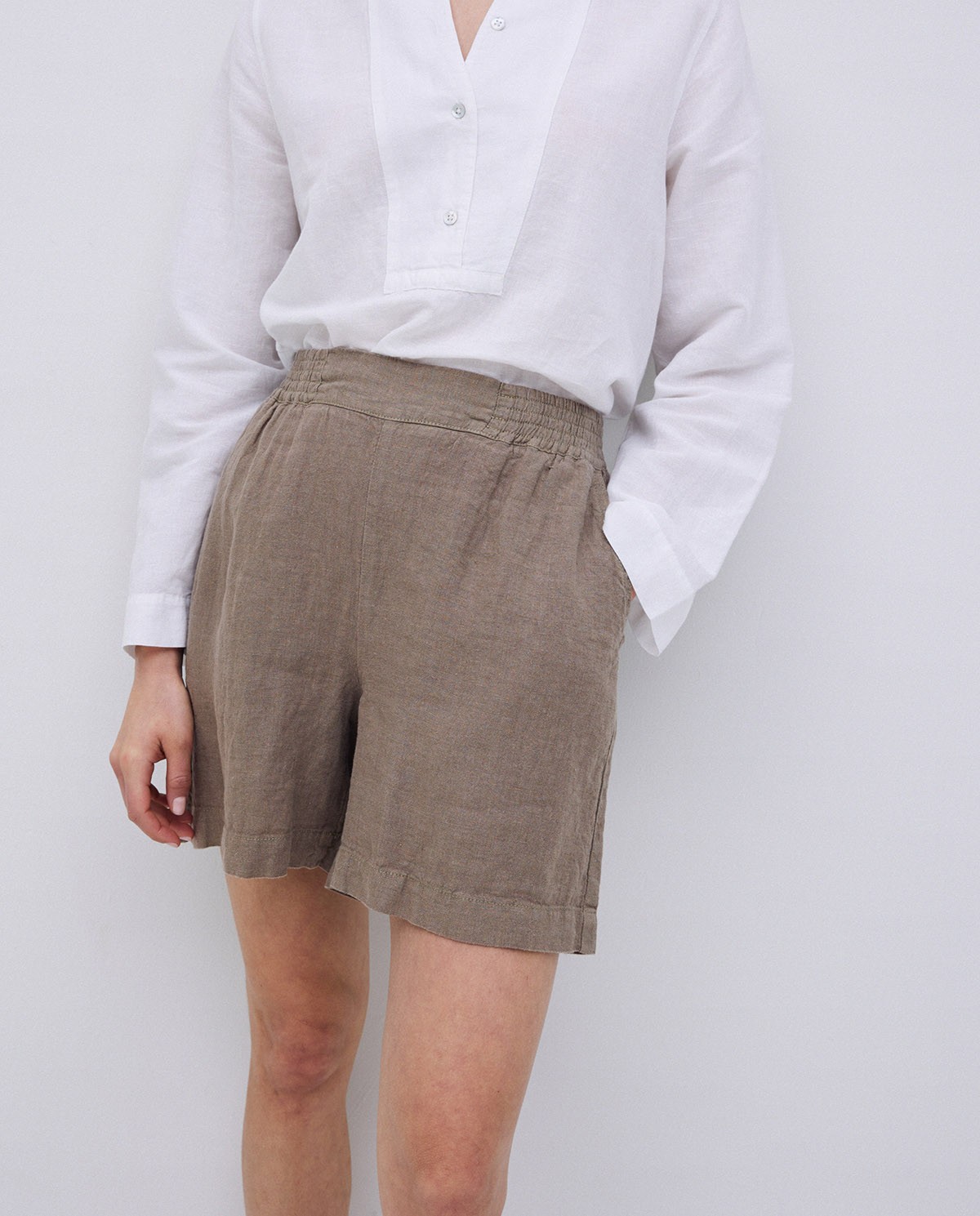 Khaki linen shorts 1