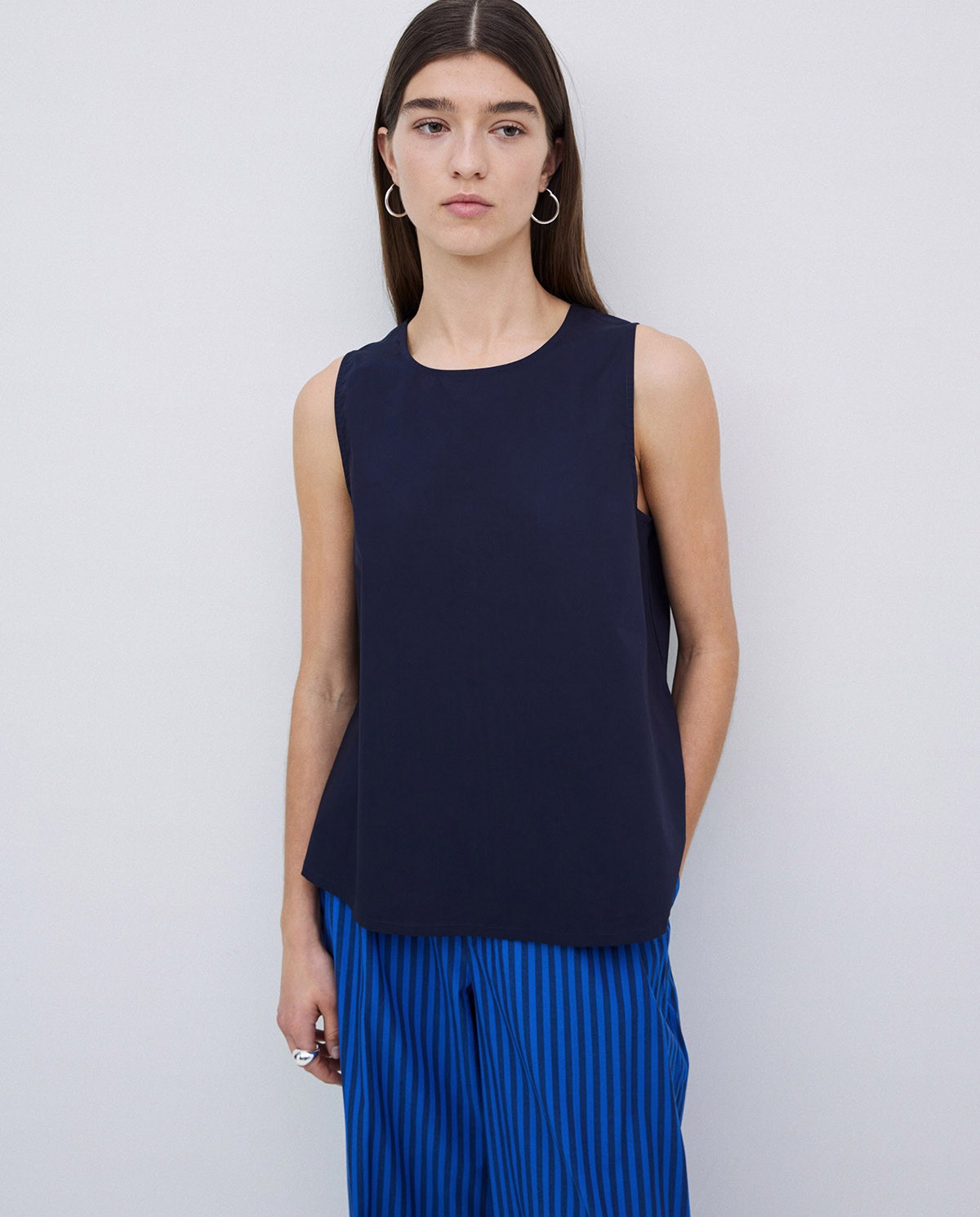 Top popelín azul oscuro