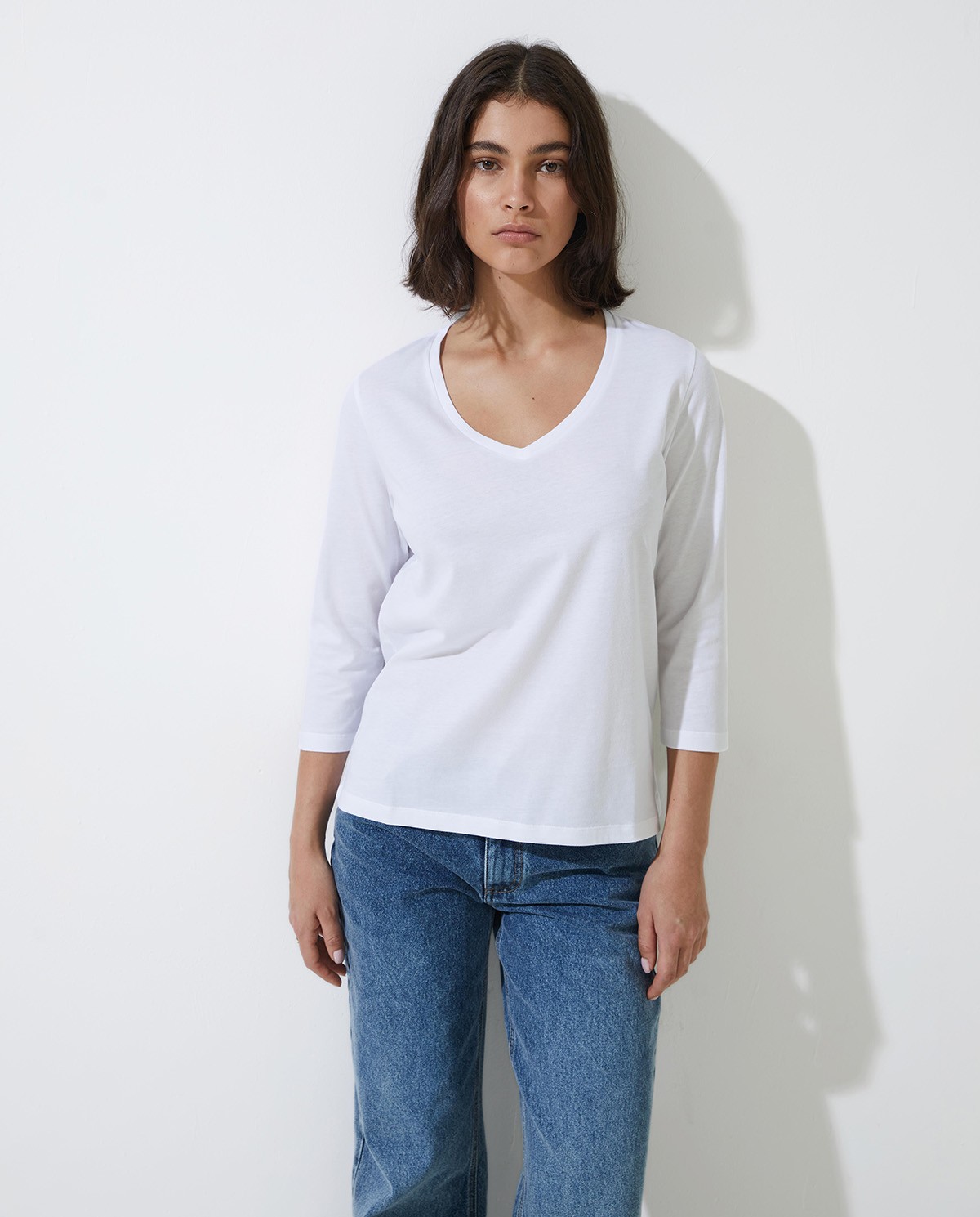 Organic cotton V-neck white T-shirt - 100% organic cotton T-shirt 1