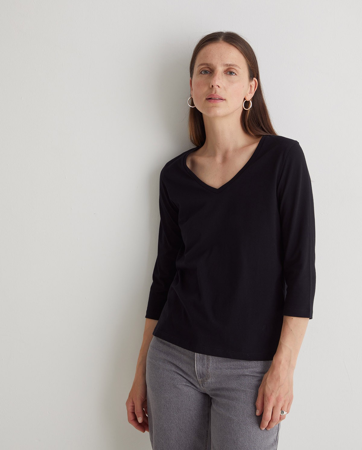 Organic cotton V-neck black T-shirt - 100% organic cotton T-shirt