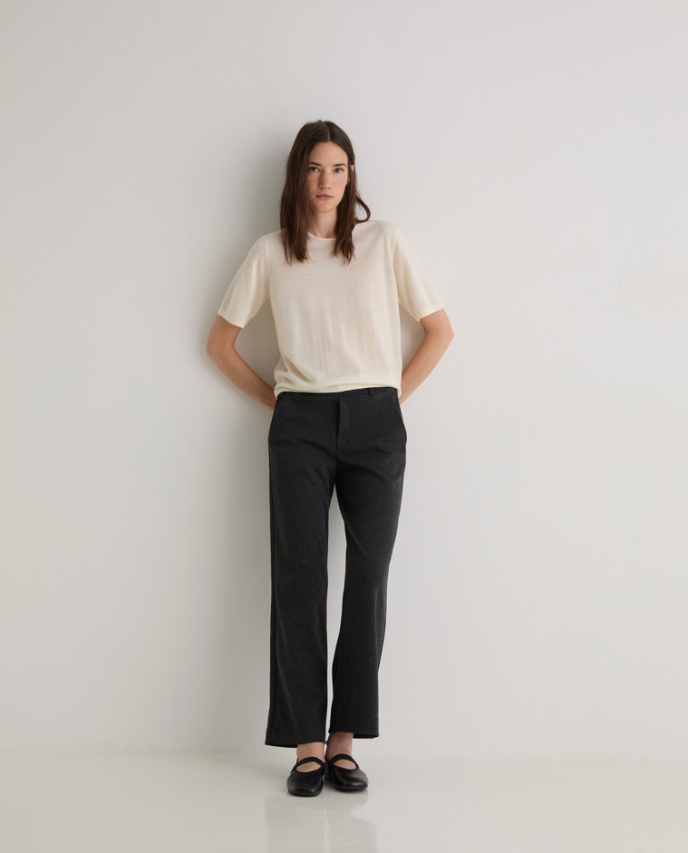 Pantalon large en tissu gratté noir femme Yerse - Détail vue de face