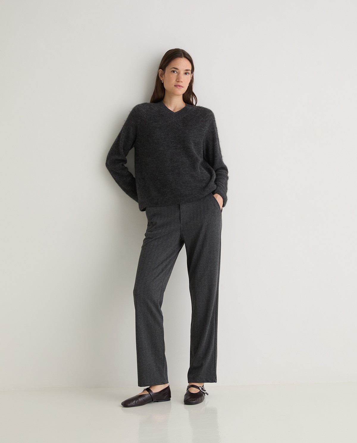 Pantalones regular fit espiga antracita - Pantalones rectos de punto