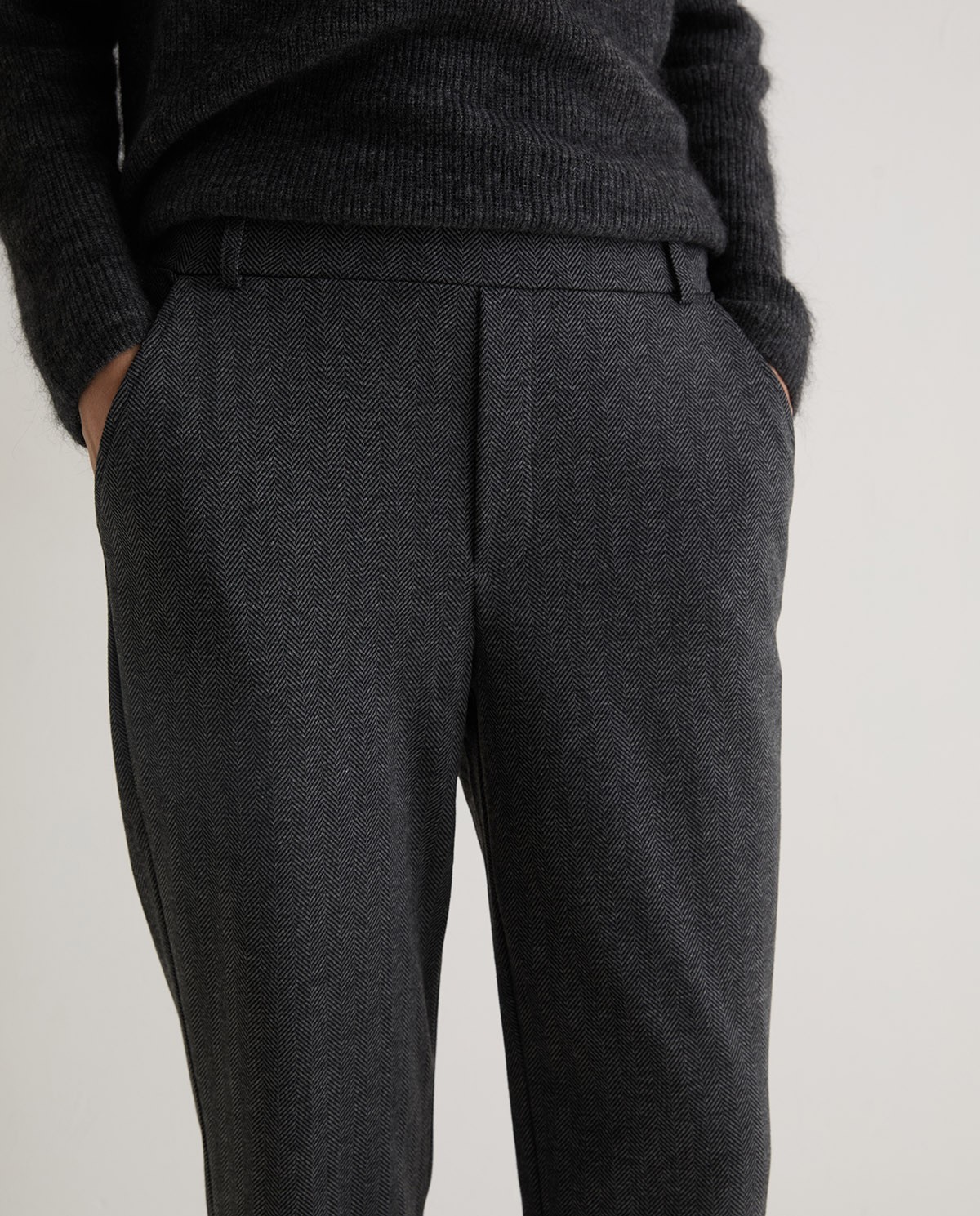 Pantalones regular fit espiga antracita - Pantalones rectos de punto 2
