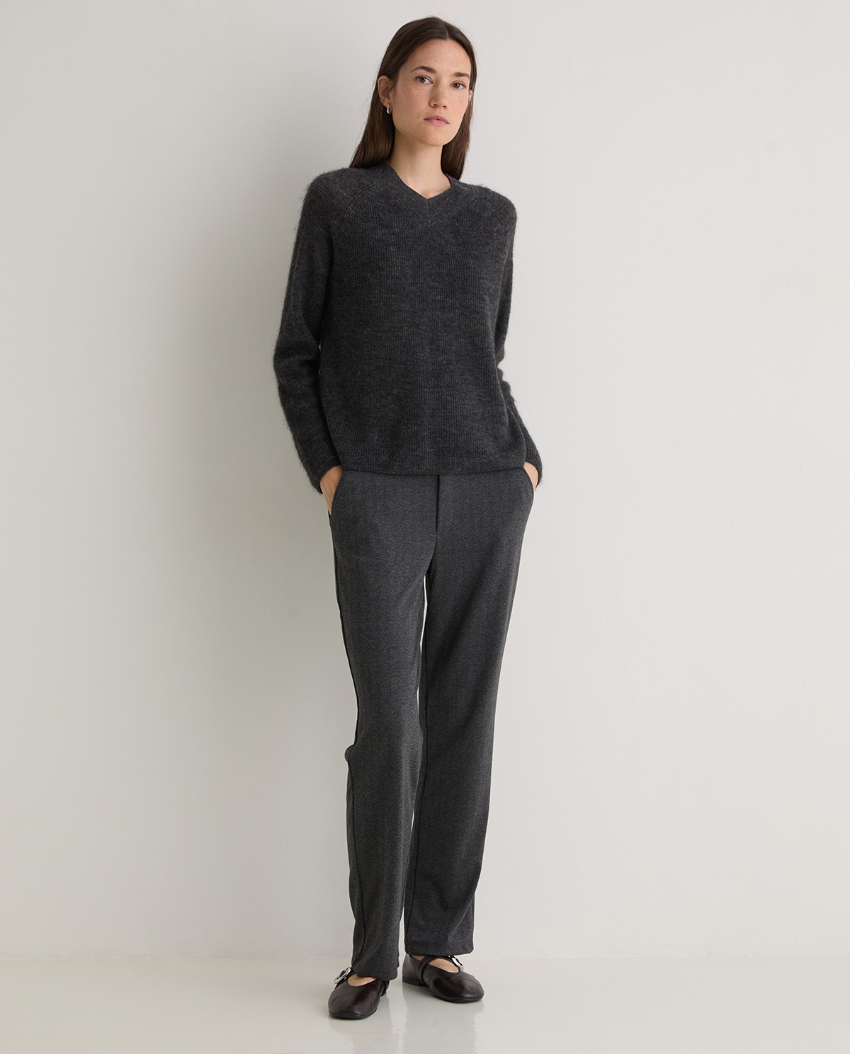 Pantalones regular fit espiga antracita - Pantalones rectos de punto 4