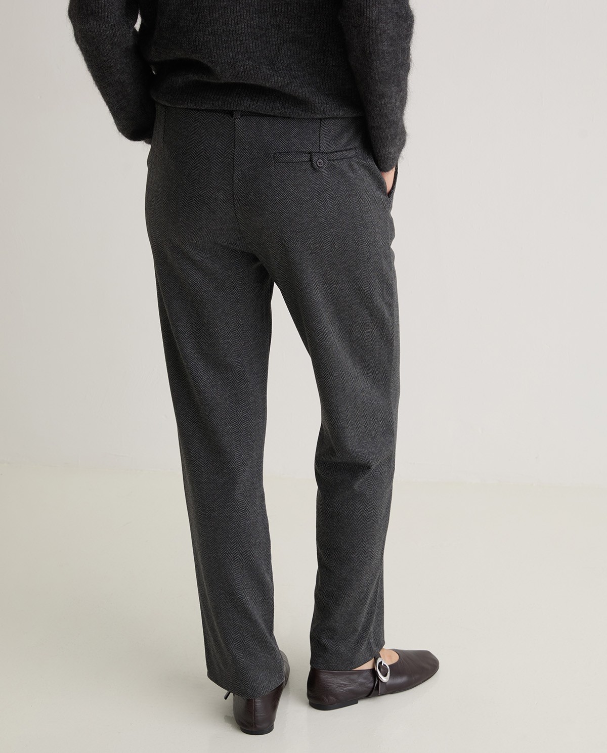 Pantalones regular fit espiga antracita - Pantalones rectos de punto 6
