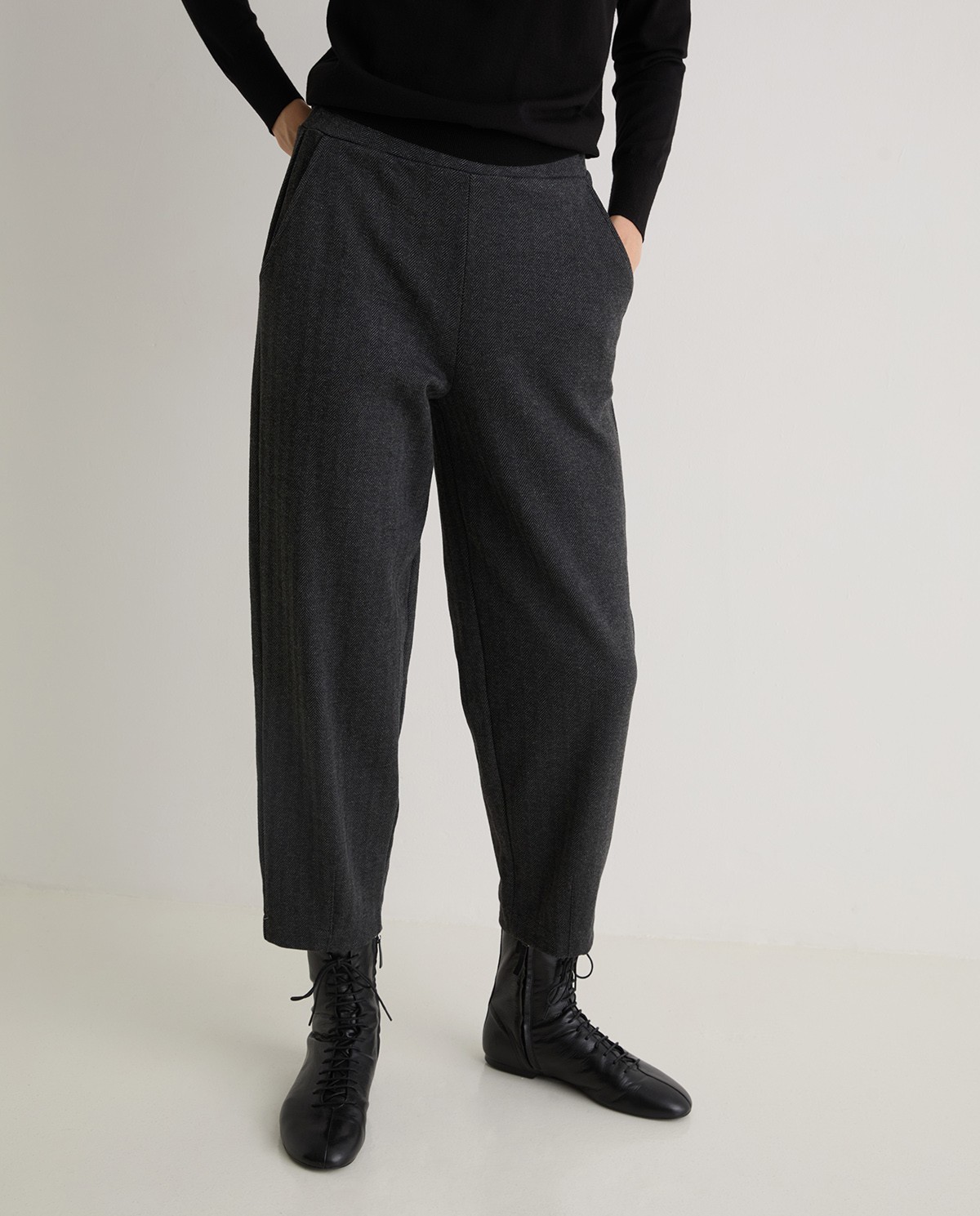 Pantalón punto espiga antracita