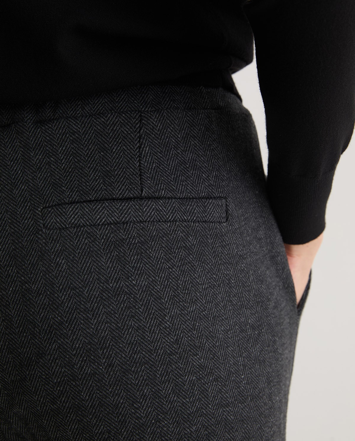 Pantalón punto espiga antracita