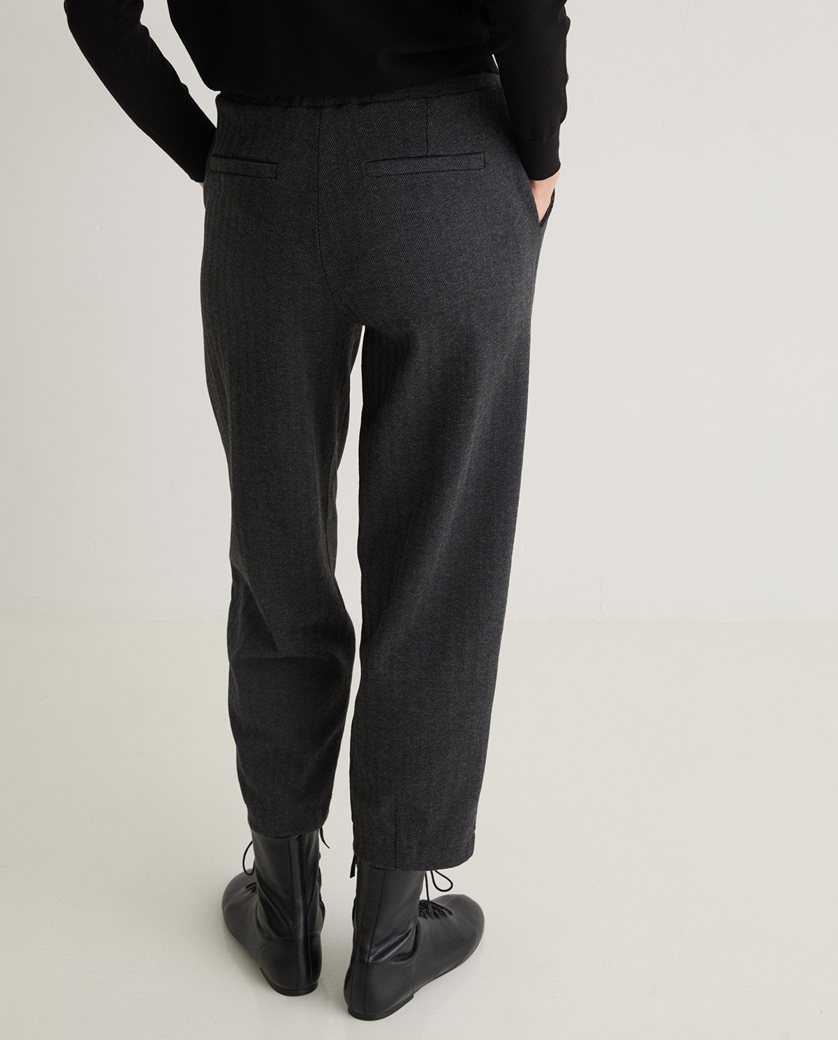 Pantalón punto espiga antracita