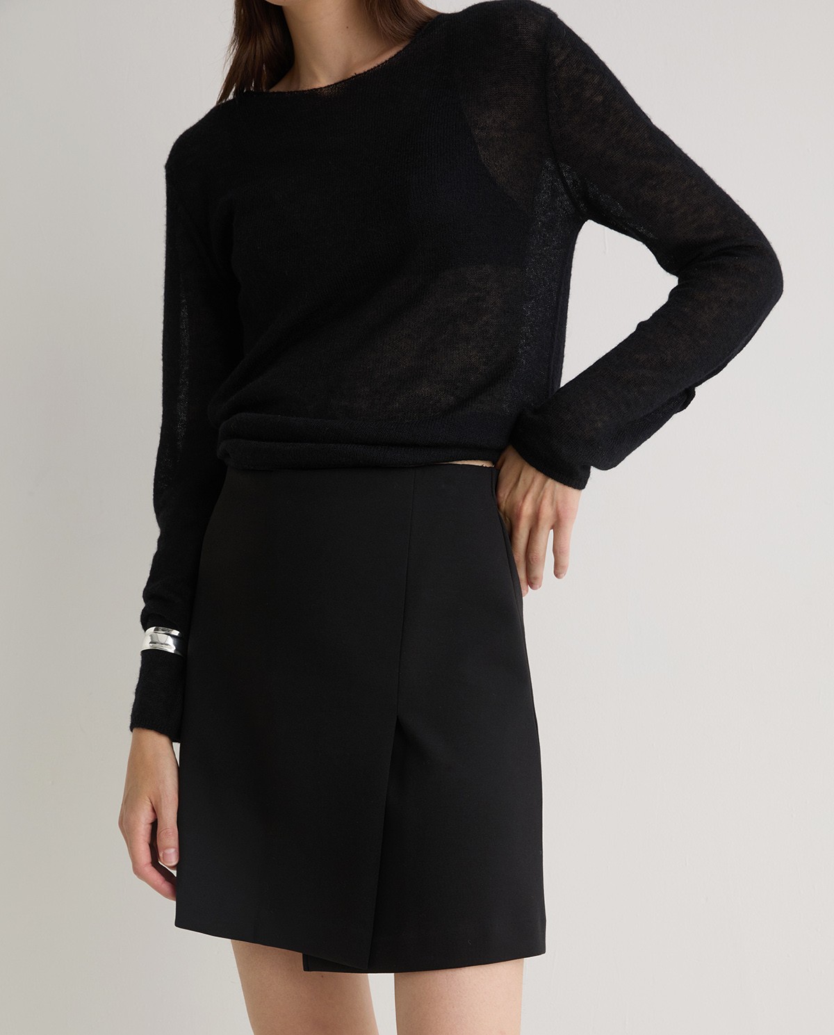 Black short cotton skirt with slit woman Yerse - Front view 2