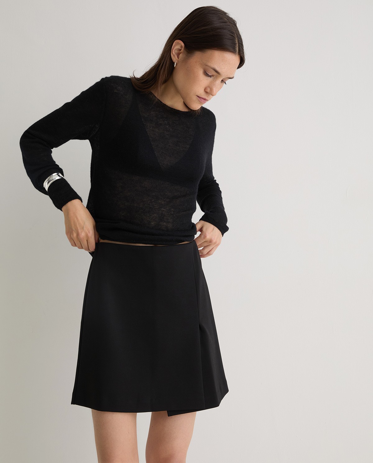 Black short cotton skirt with slit woman Yerse - Front view 3