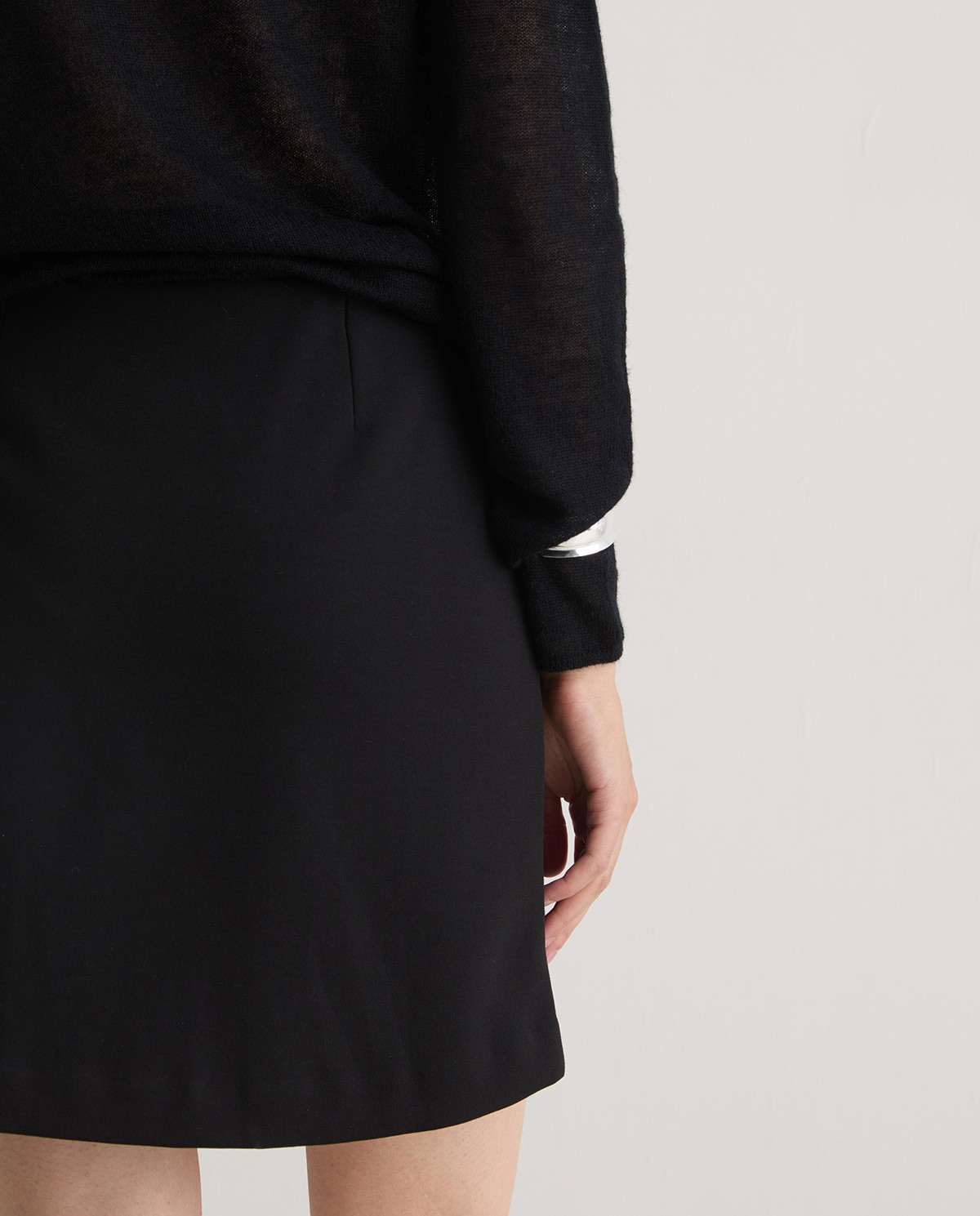 Black short cotton skirt with slit woman Yerse - Front view 5