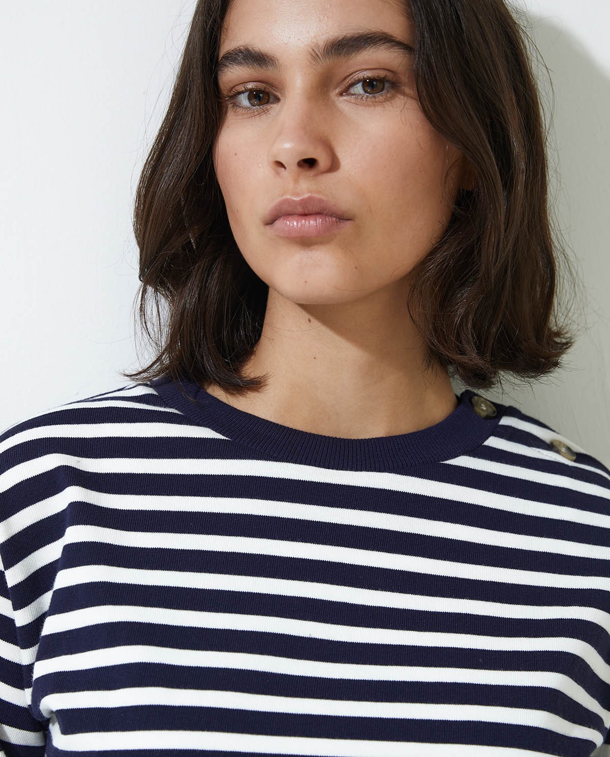 Sudadera de rayas detalle botones azul - Sudadera con estampado estilo marinero 1