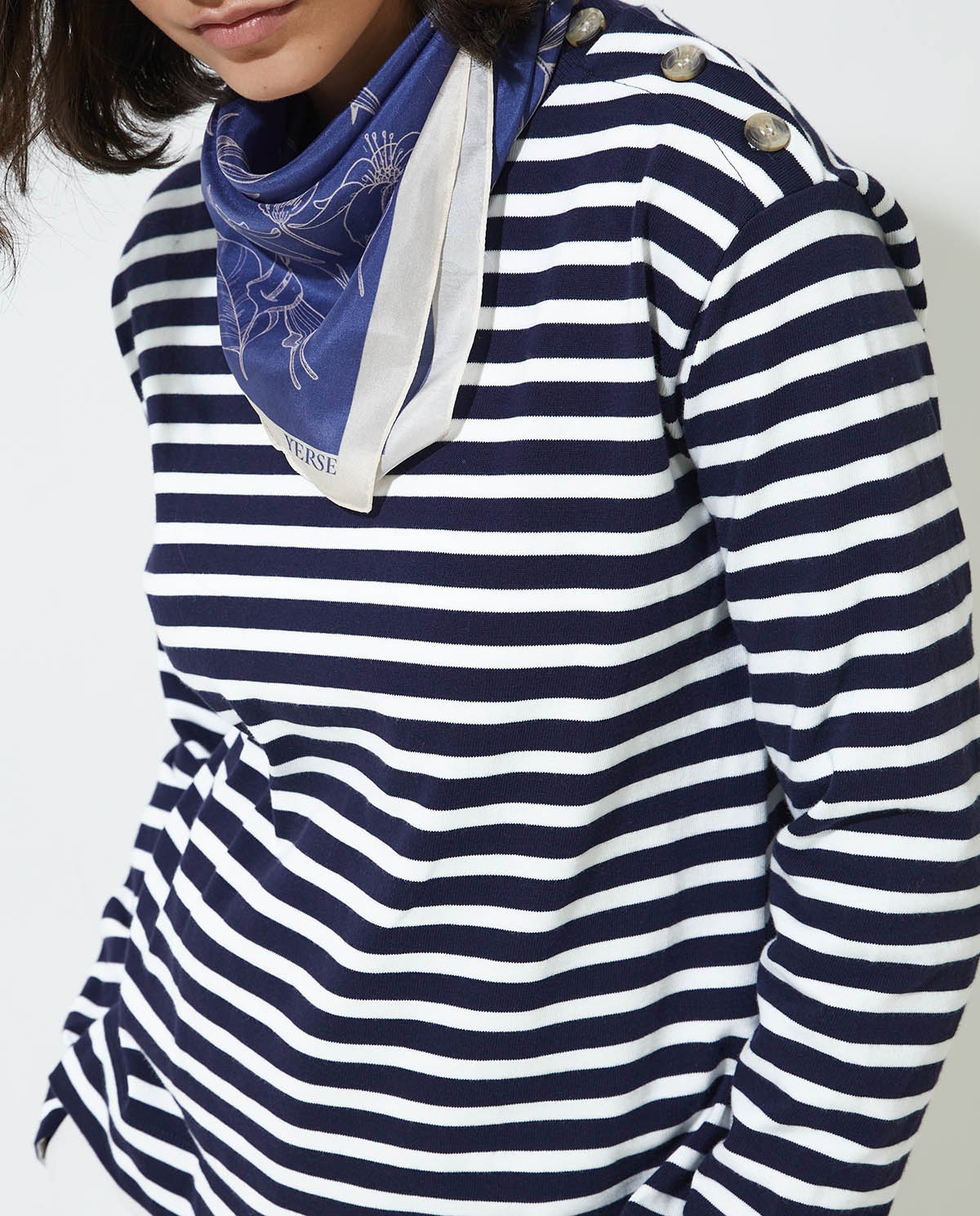 Sudadera de rayas detalle botones azul - Sudadera con estampado estilo marinero