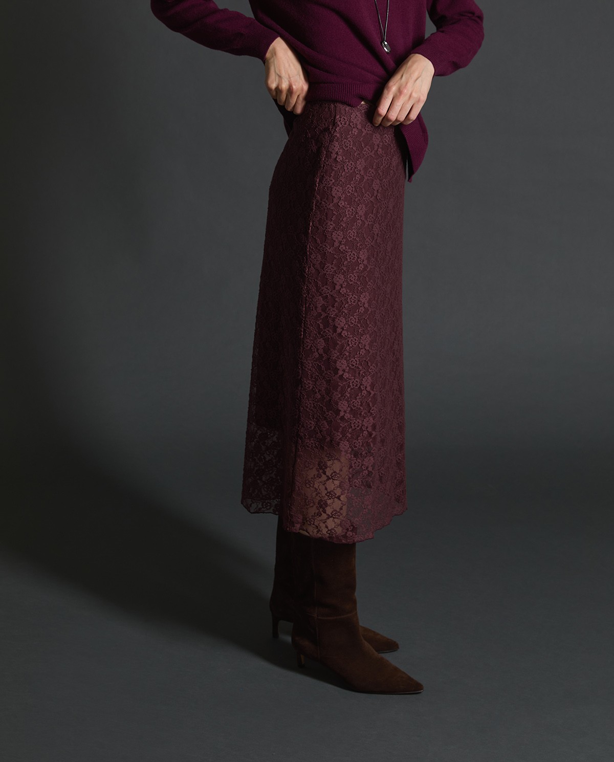 Falda midi de encaje granate mujer Yerse - Detalle frontal