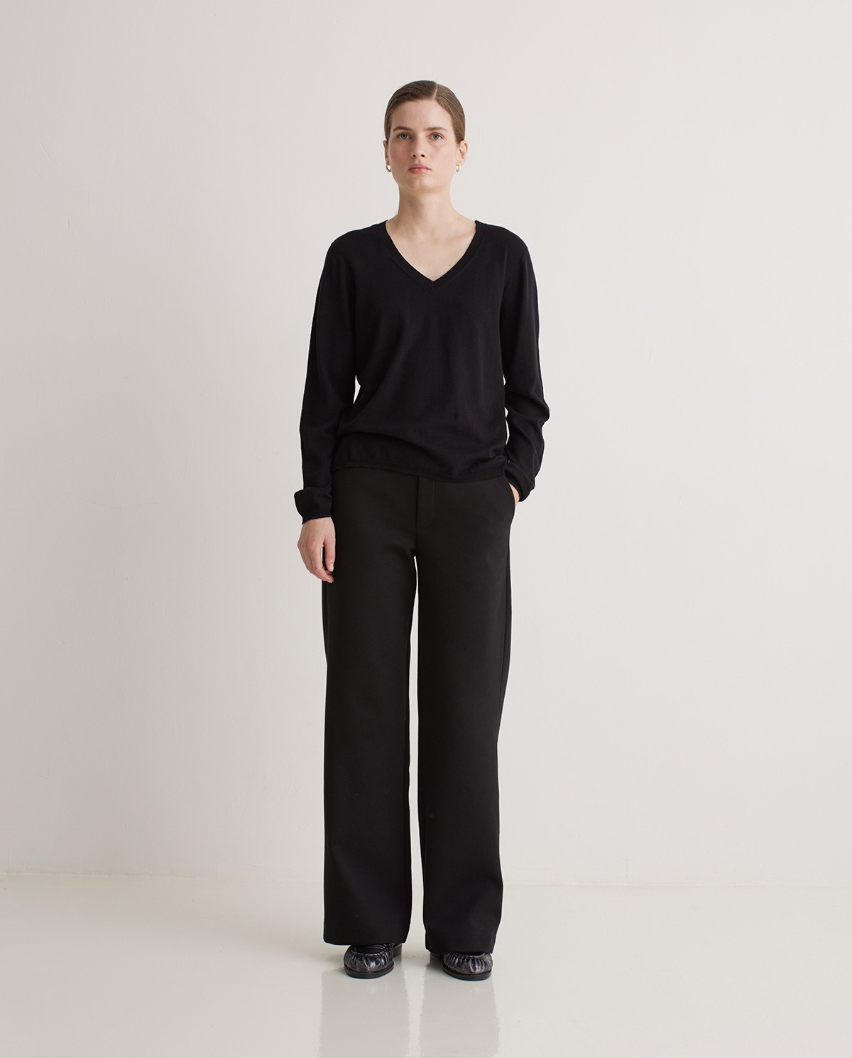 Black side slit sweater - V-neck sweater 3