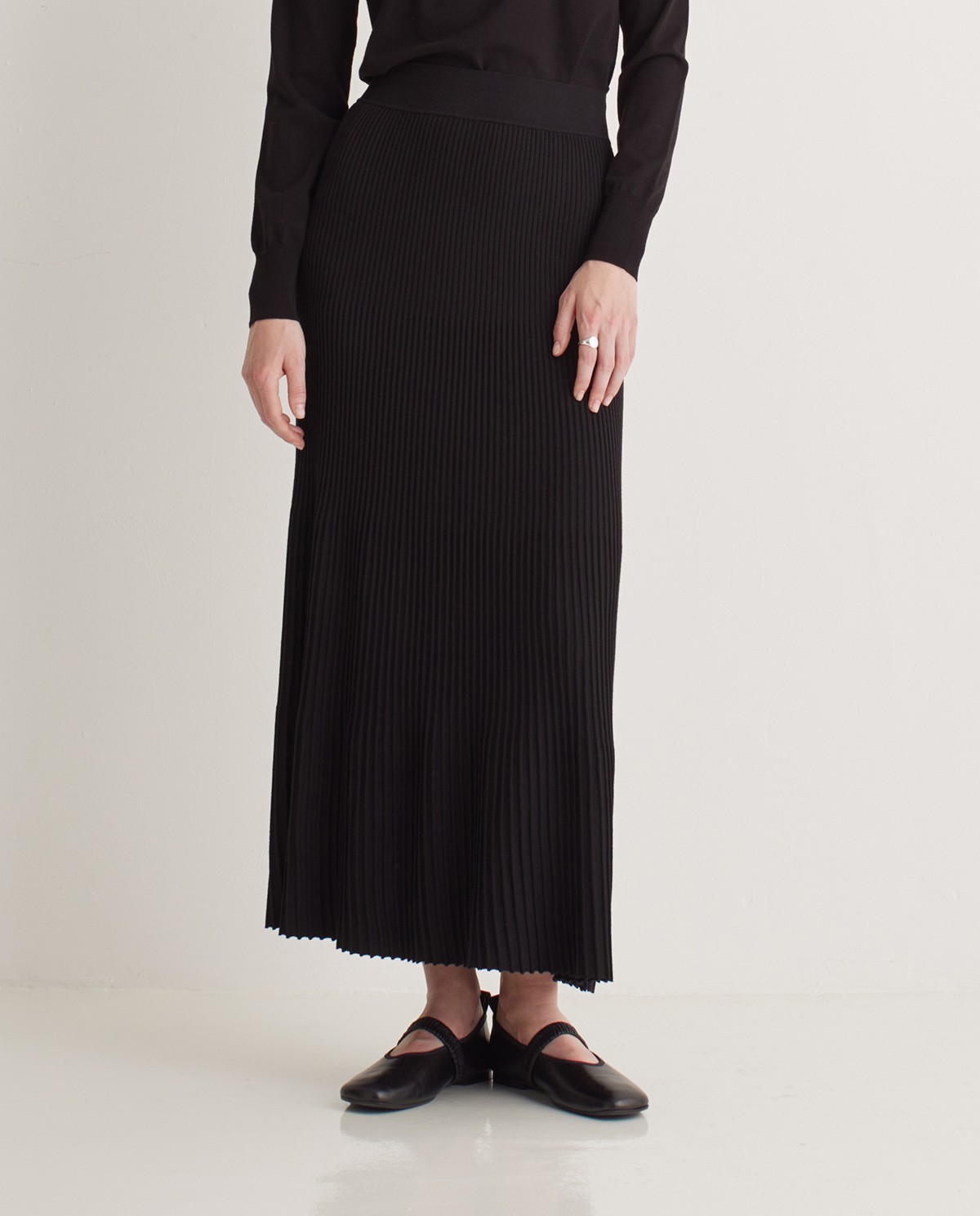 Black pleated midi skirt - Pleated midi skirt 2