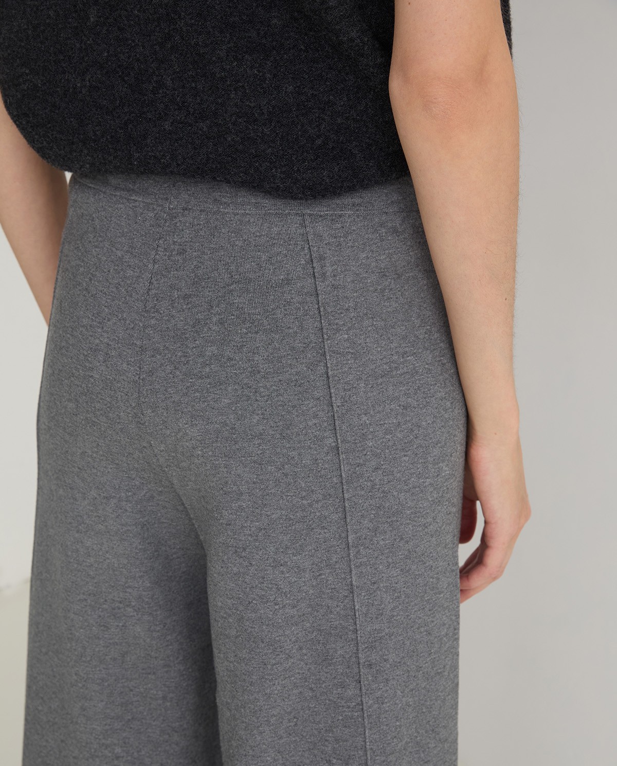 Pantalon jupe-culotte en viscose grise - Pantalon style jupe-culotte 4