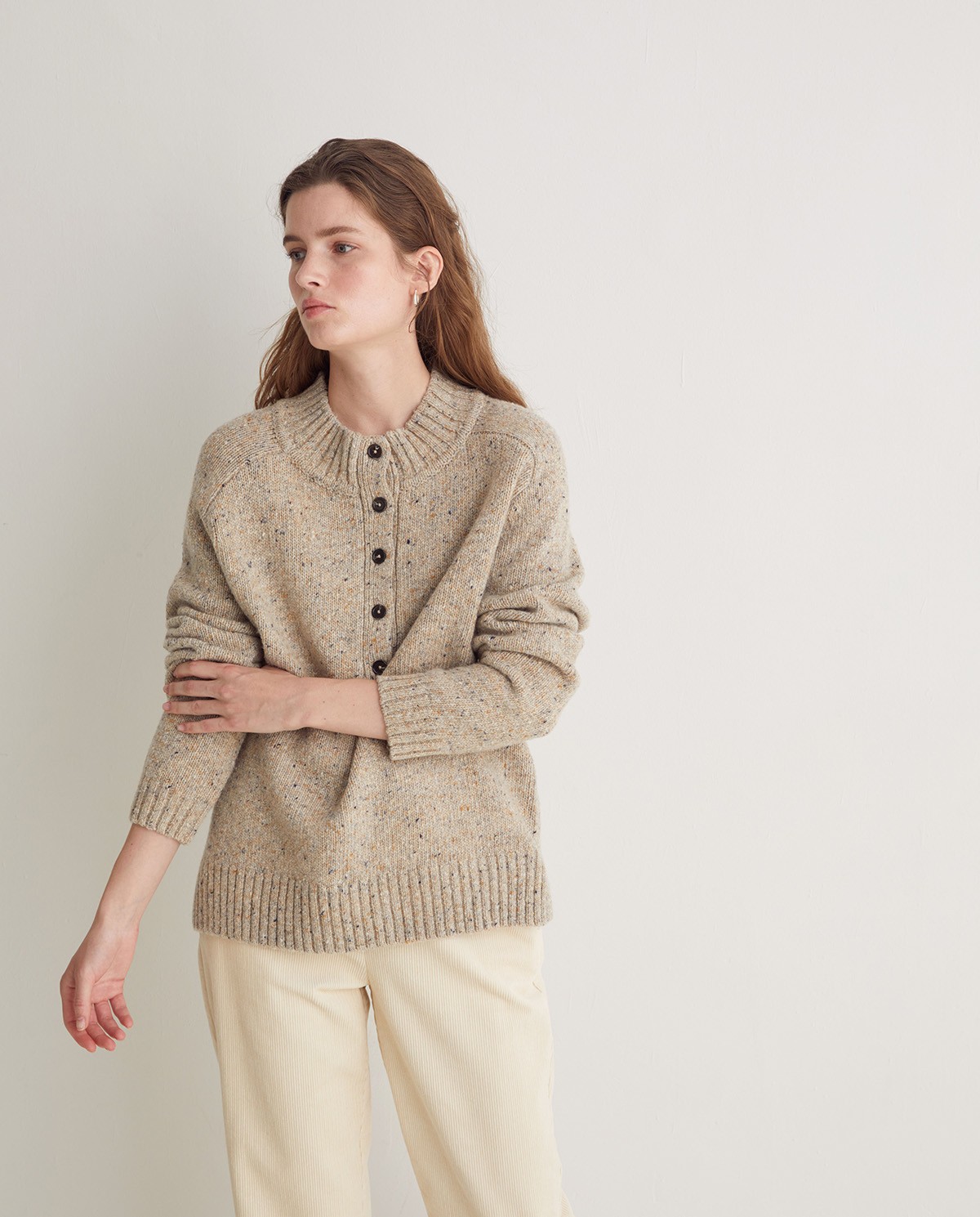 Beige merino-wool sweater with buttons woman Yerse - Front view 4