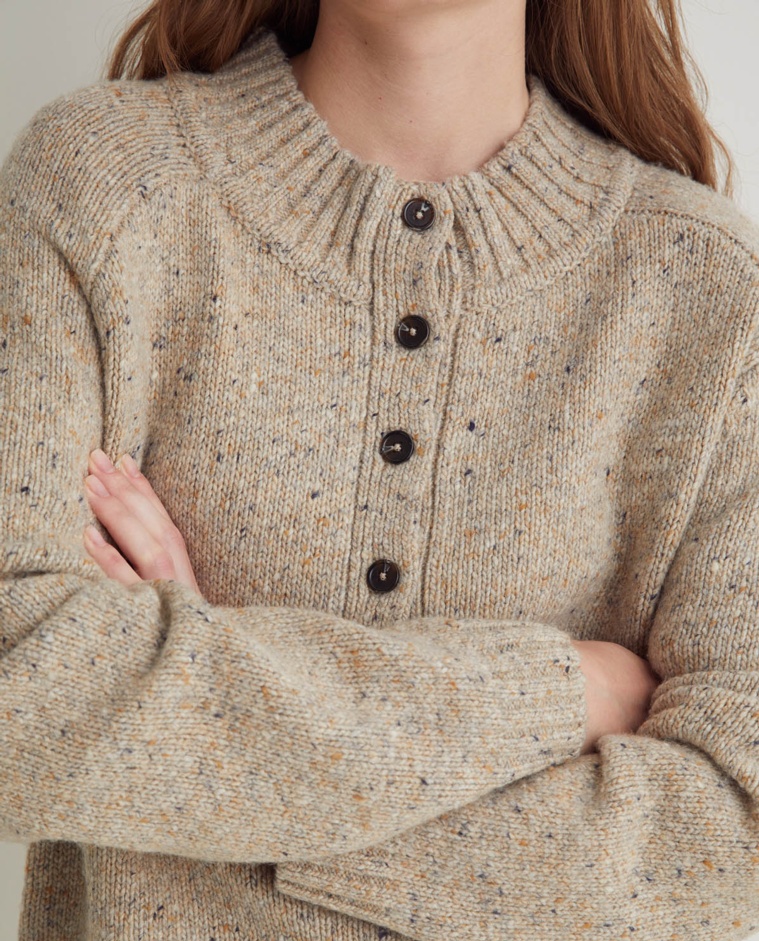 Beige merino-wool sweater with buttons woman Yerse - Front view