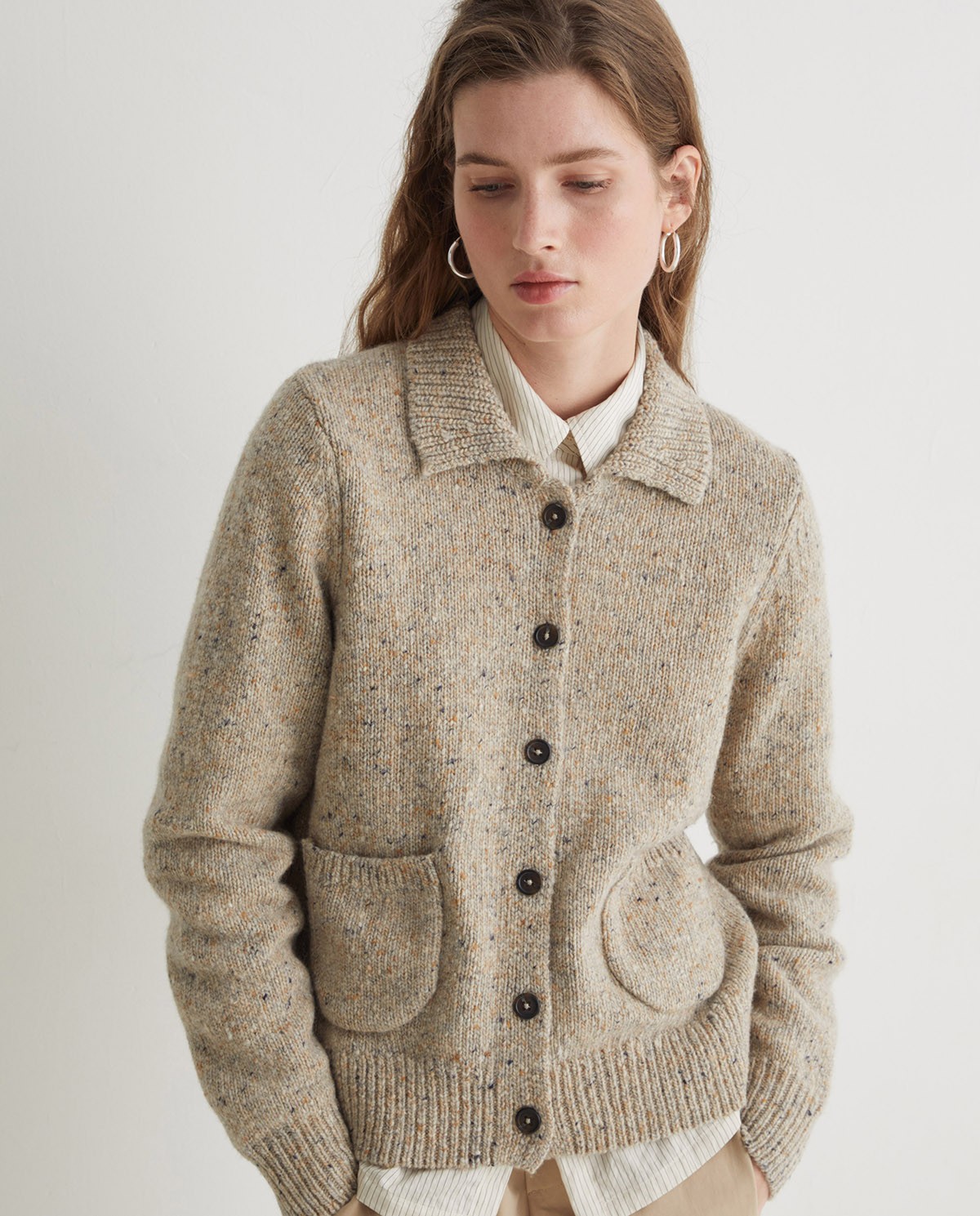 Cárdigan mezcla lana de merino cuello polo beige - Cárdigan confeccionado con lana de merino y alpaca