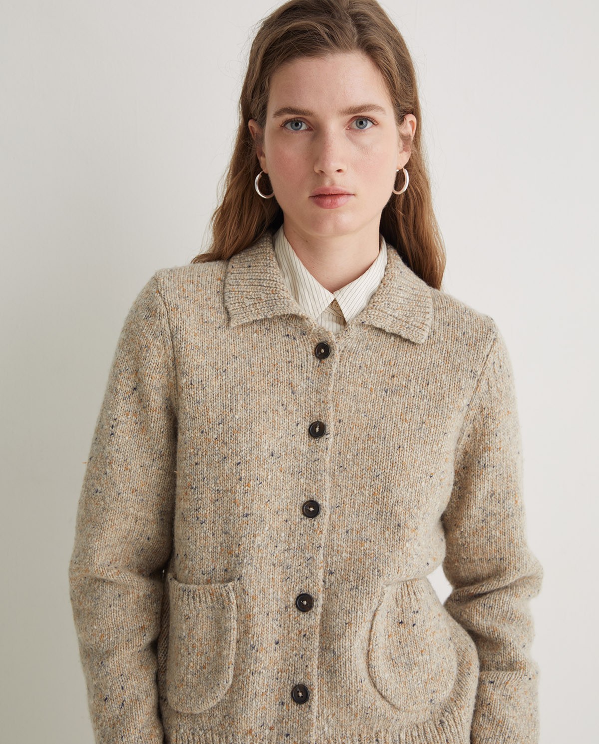 Cárdigan mezcla lana de merino cuello polo beige - Cárdigan confeccionado con lana de merino y alpaca 3