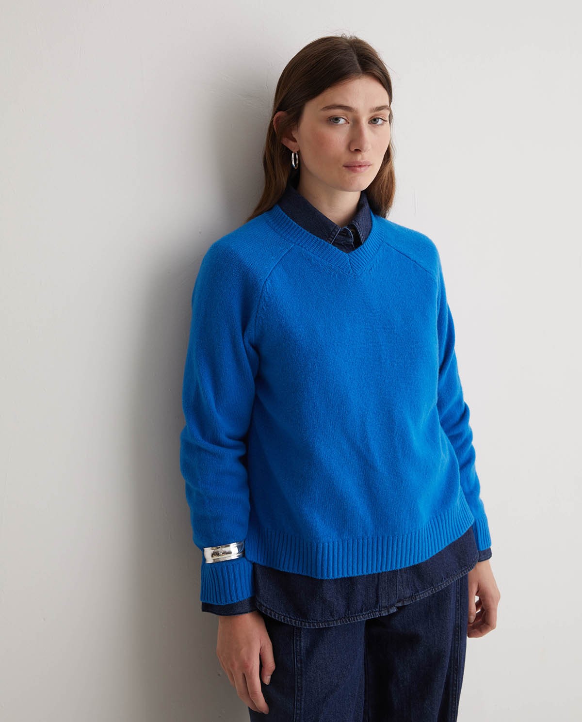 Blue V-neck wool blend sweater - Sweater made with RWS wool 1
