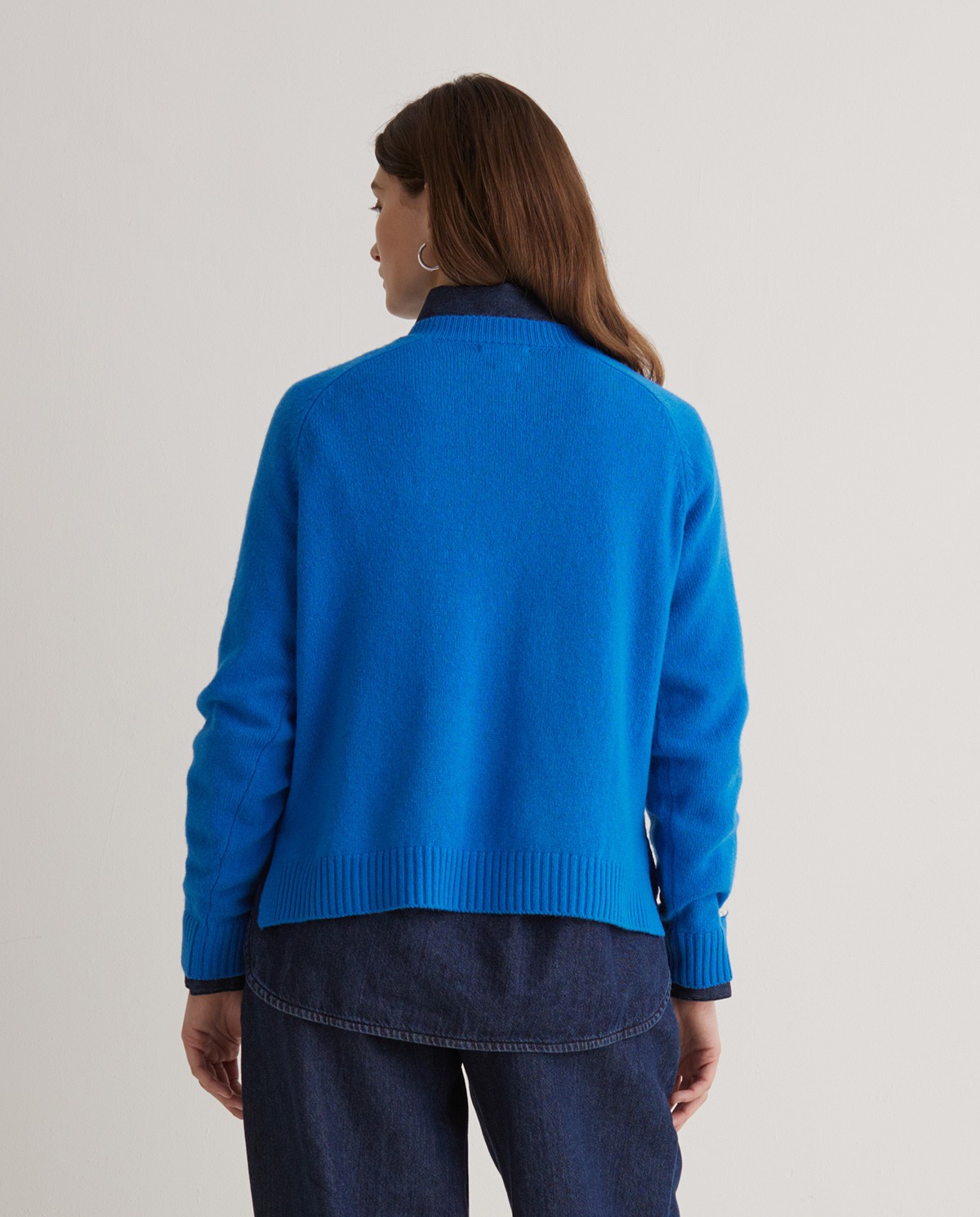 Blue V-neck wool blend sweater - Sweater made with RWS wool 3