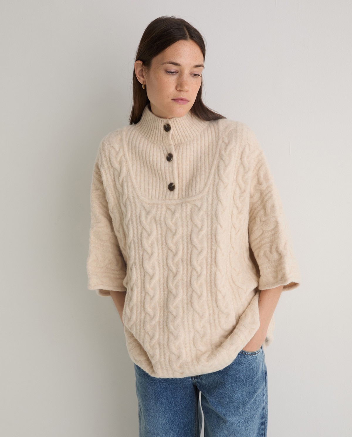 Poncho con lana trenzado crudo - Poncho diseño trenzado 1