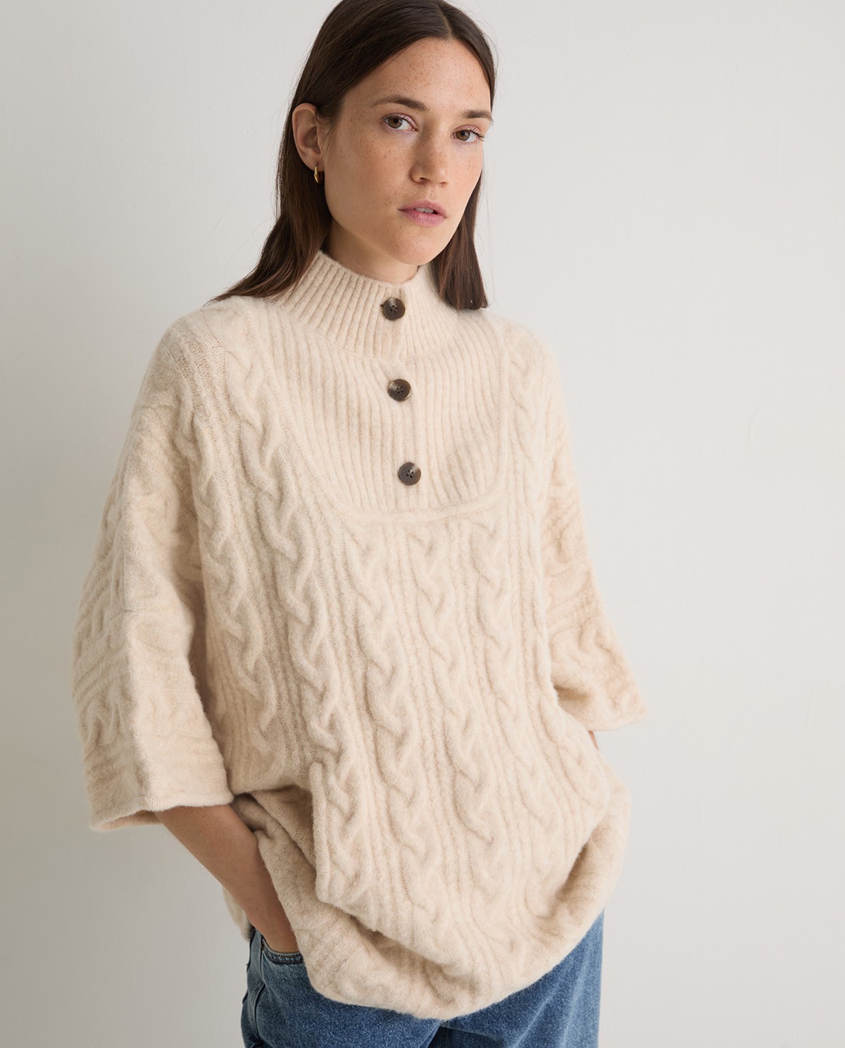 Poncho con lana trenzado crudo - Poncho diseño trenzado 4