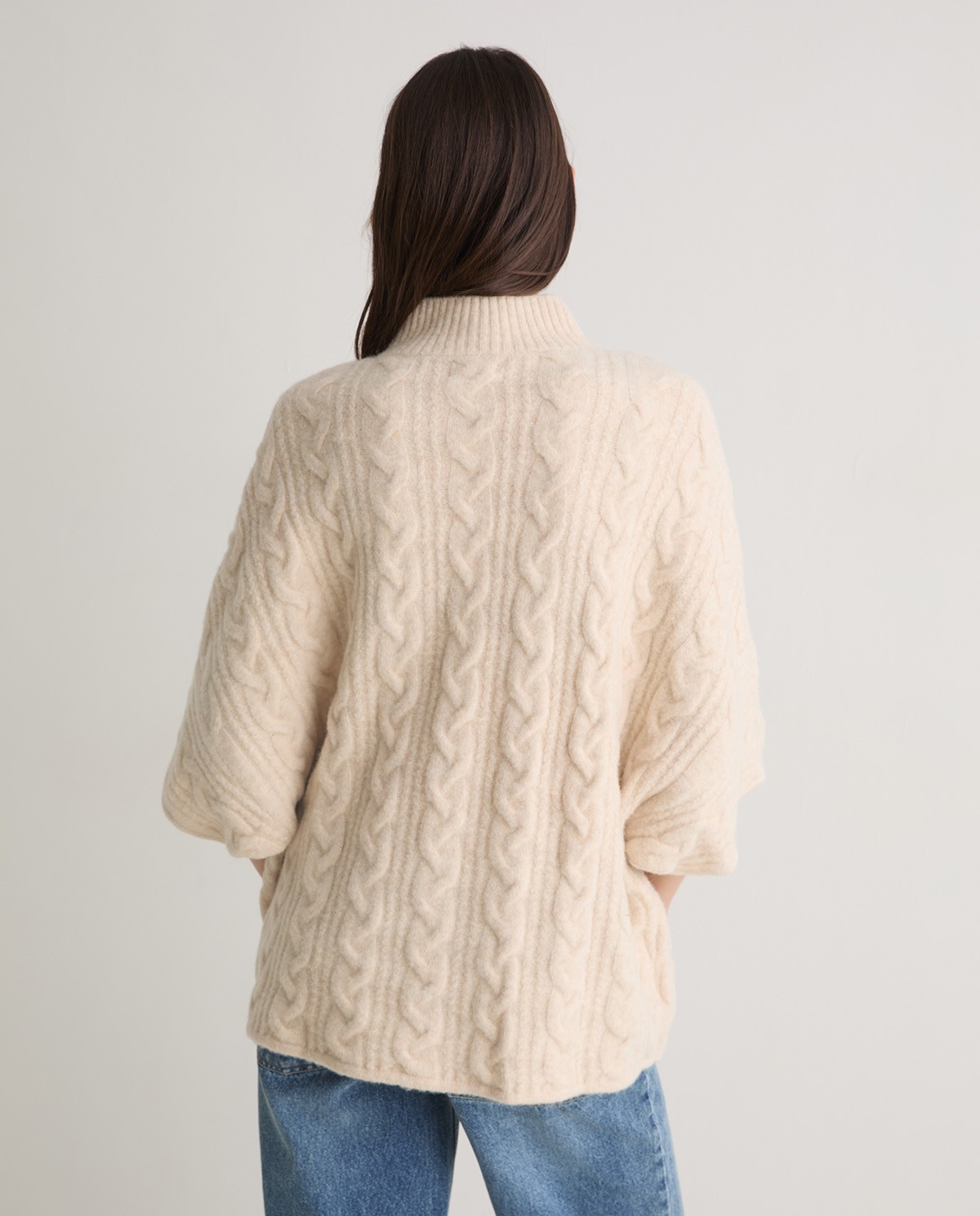 Poncho con lana trenzado crudo - Poncho diseño trenzado 5