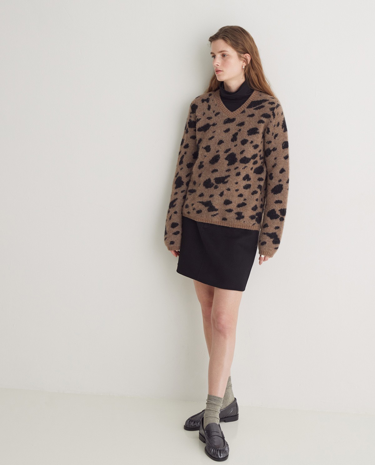 Jersey animal print blanco y negro mujer Yerse - Detalle frontal 4