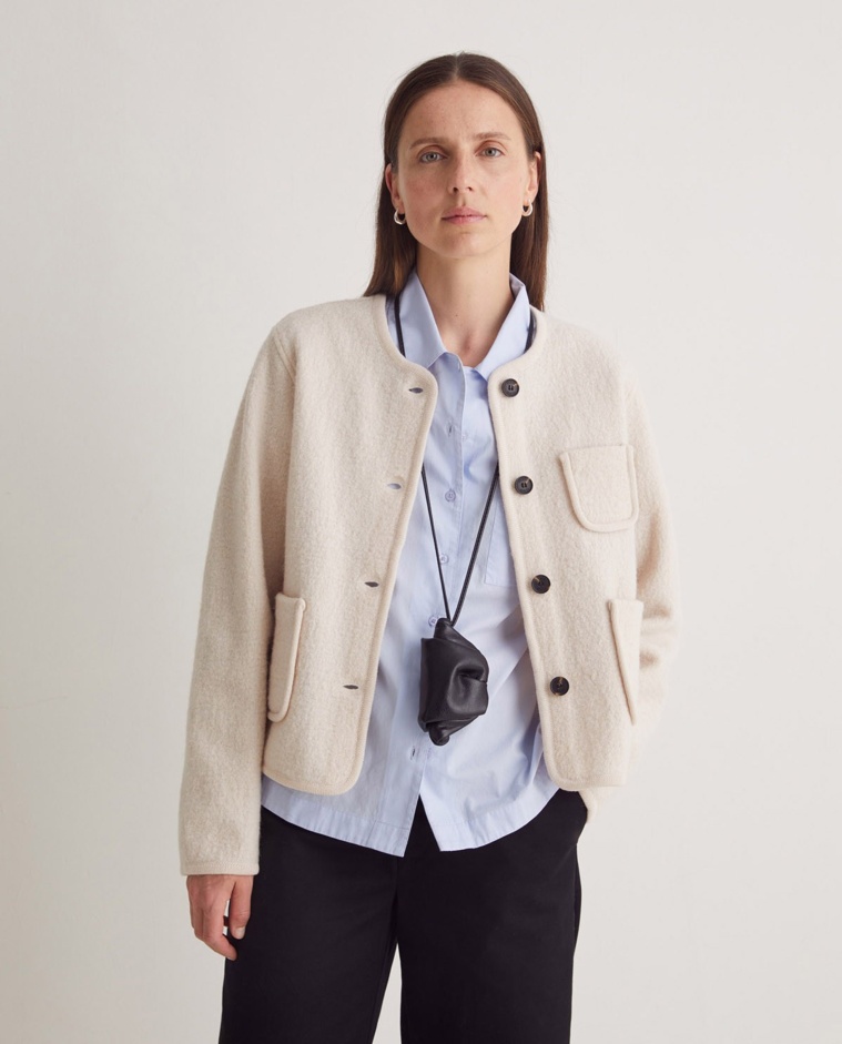 Chaqueta corta lana hervida crudo mujer Yerse - Detalle frontal