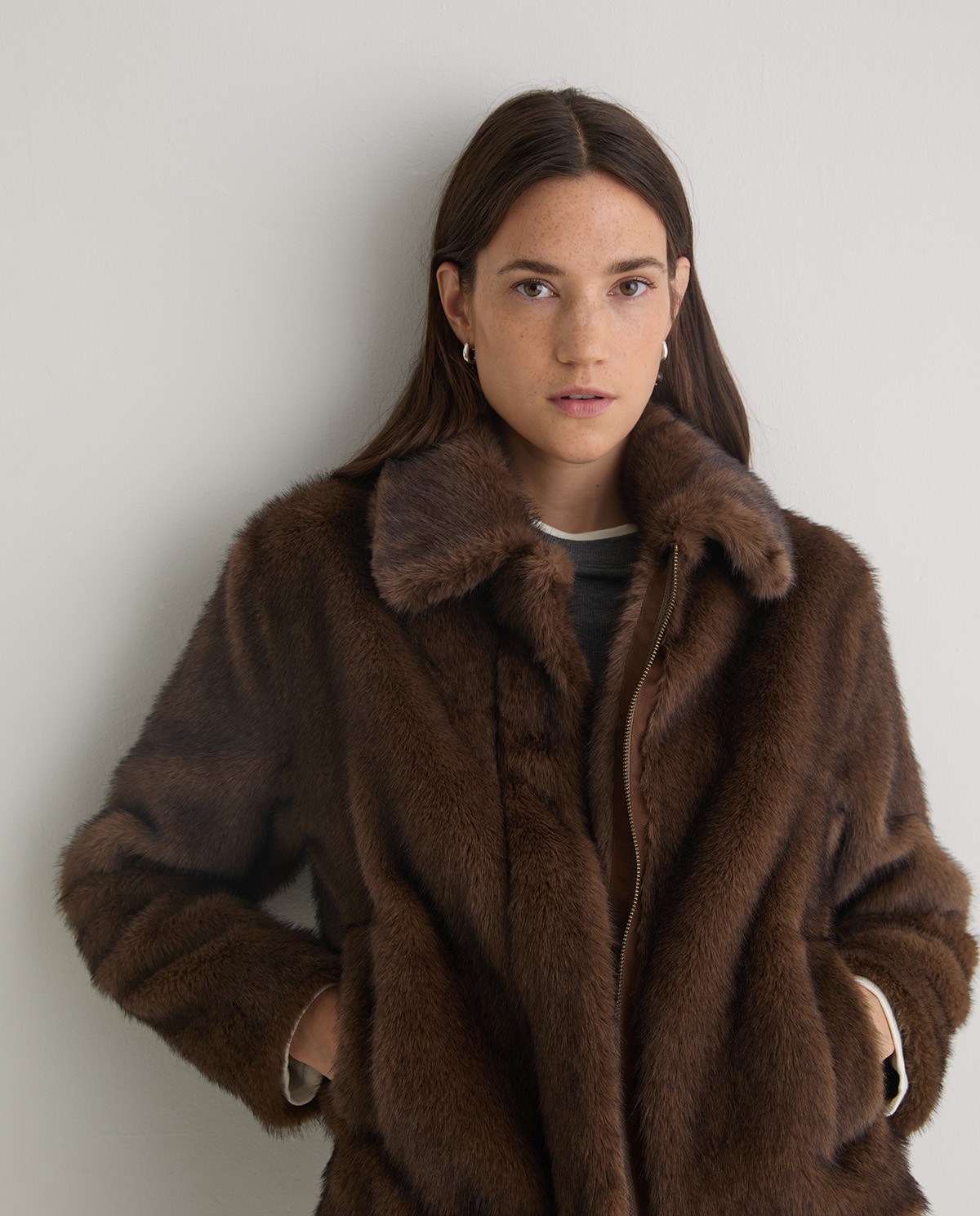 Brown faux-fur short coat woman Yerse - Front view 8