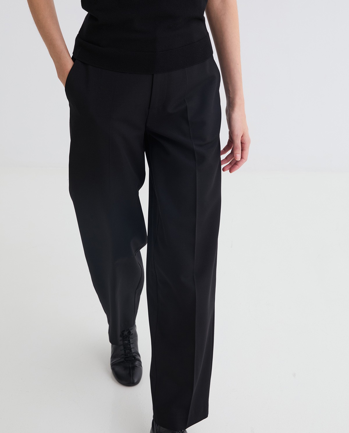 Black straight wool-blend trousers woman Yerse - Front view 5