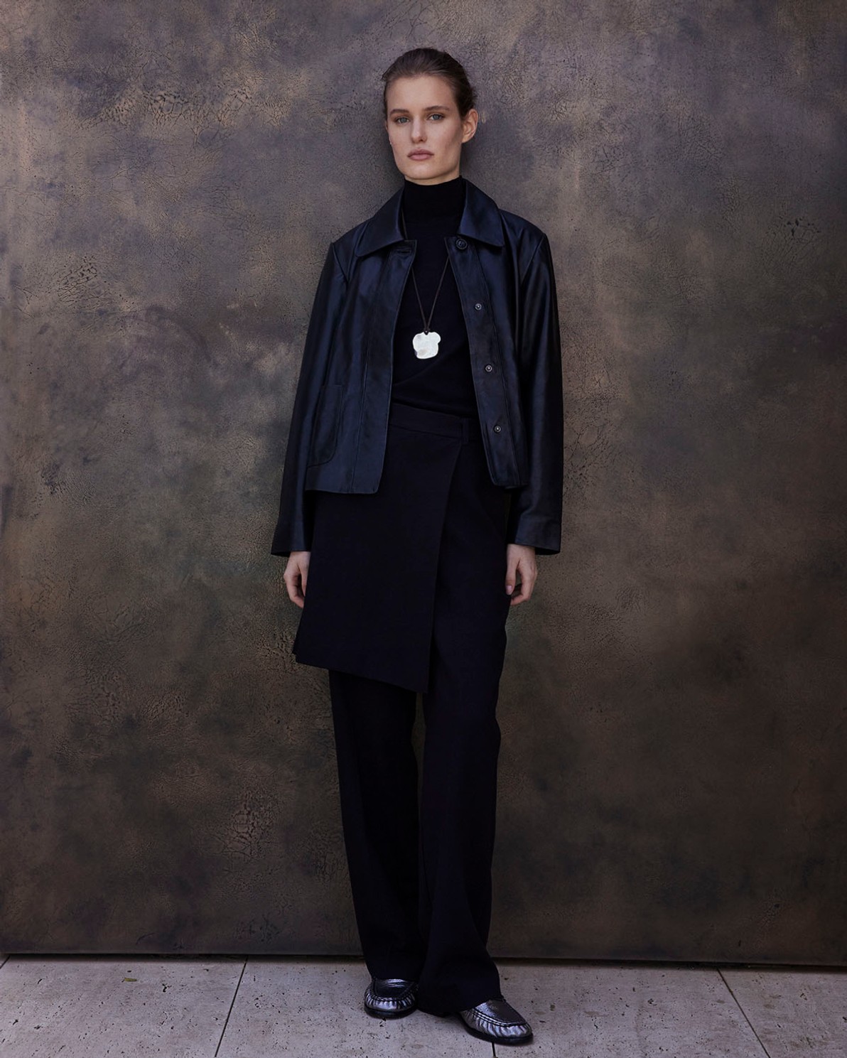 Black straight trousers removable skirt woman Yerse - Front view