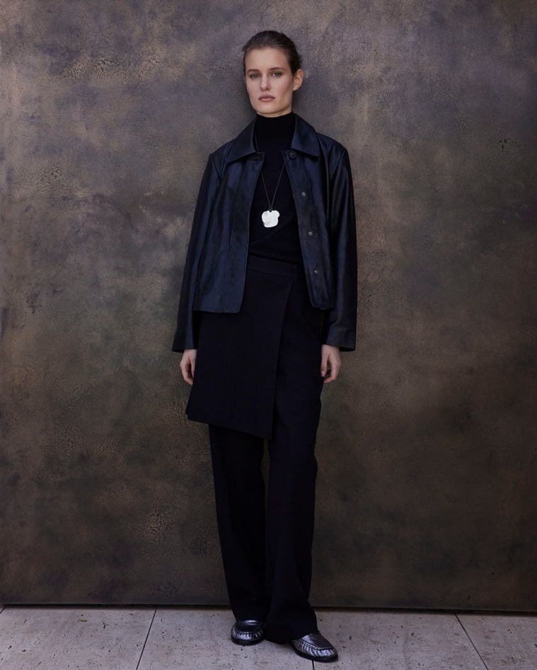 Pantalons rectes faldilla extraïble negre dona Yerse - Detall vista frontal