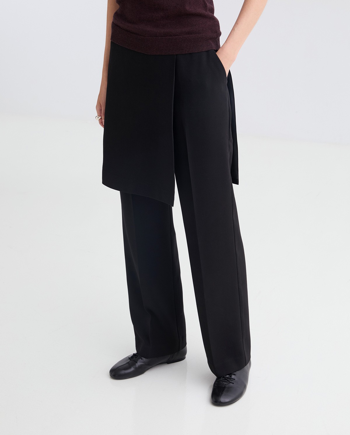 Black straight trousers removable skirt woman Yerse - Front view 2
