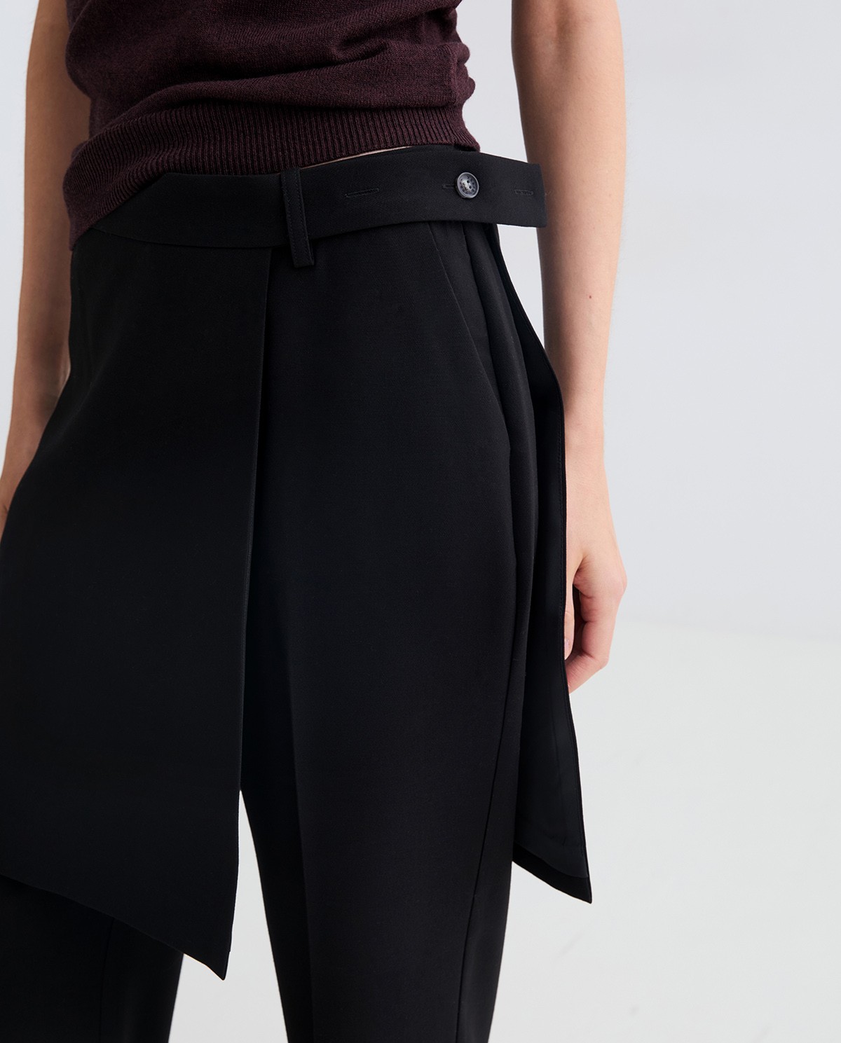 Black straight trousers removable skirt woman Yerse - Front view 3