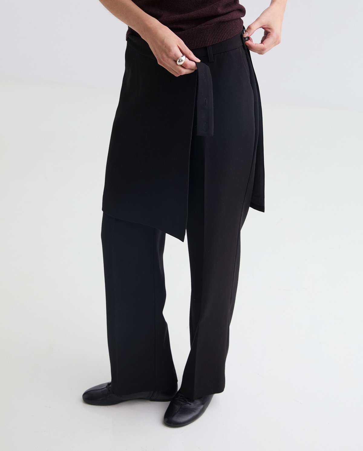 Black straight trousers removable skirt woman Yerse - Front view 4