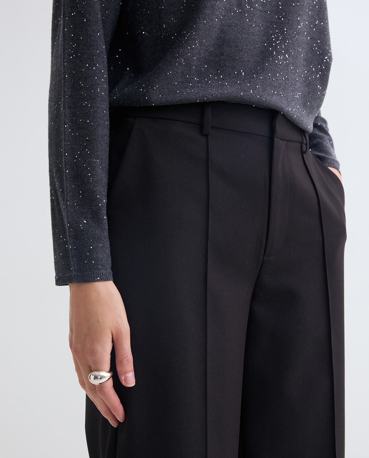 Shiny black wide trousers woman Yerse - Front view 4