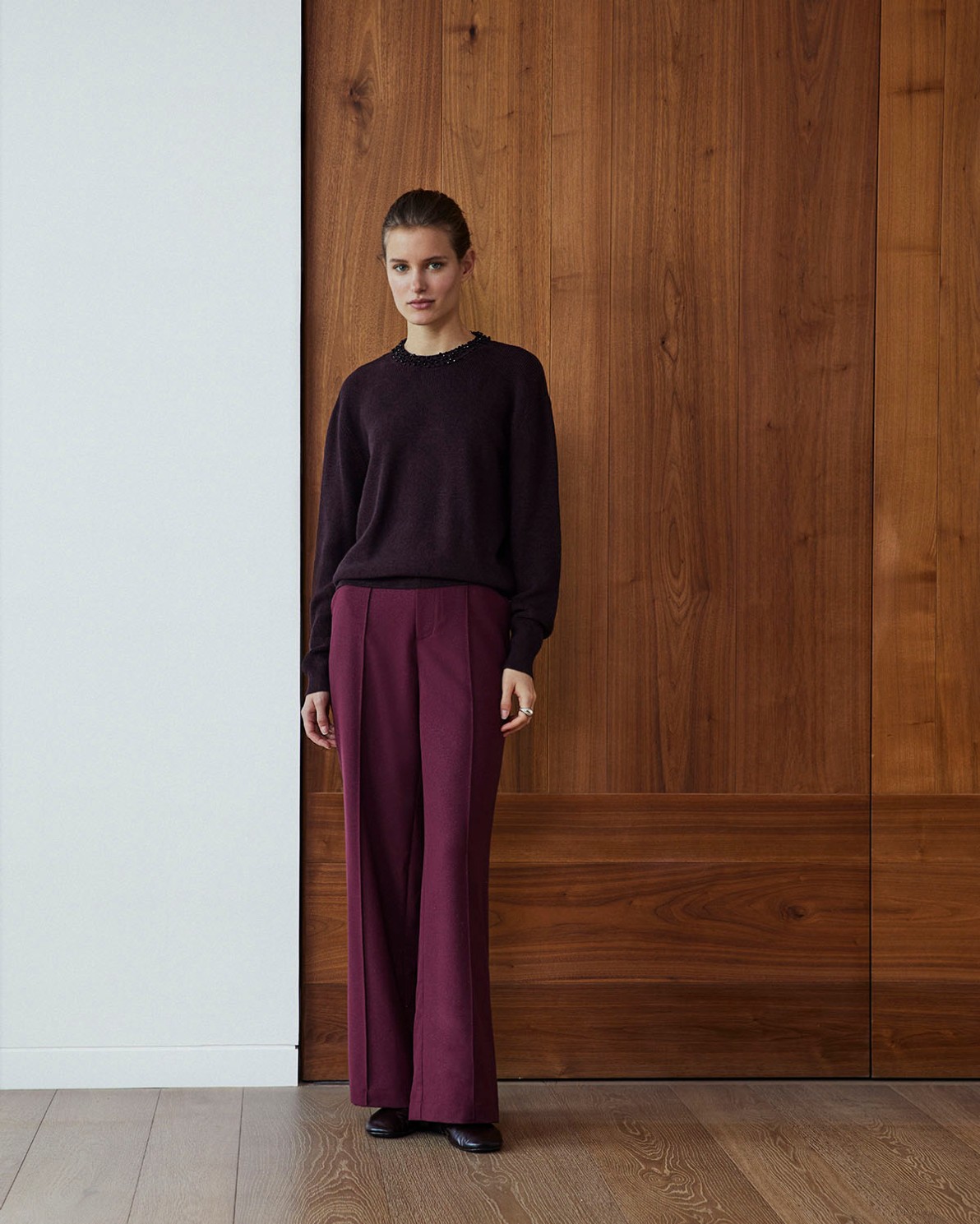 Shiny burgundy wide trousers woman Yerse - Front view