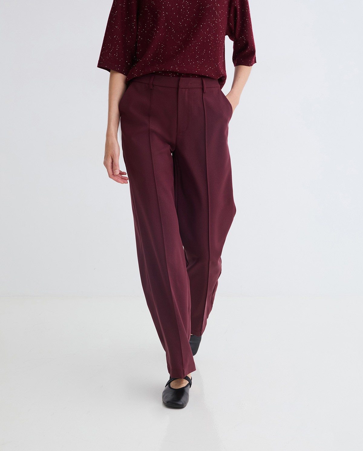 Shiny burgundy wide trousers woman Yerse - Front view 2