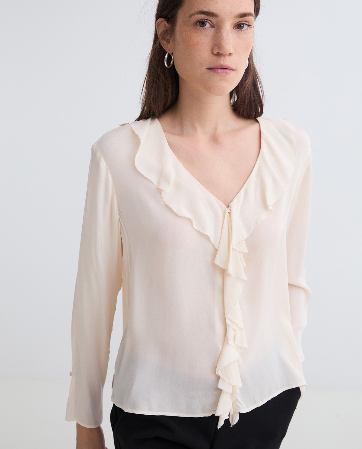 Blouse fluide à volants écru femme Yerse - Détail vue de face 2
