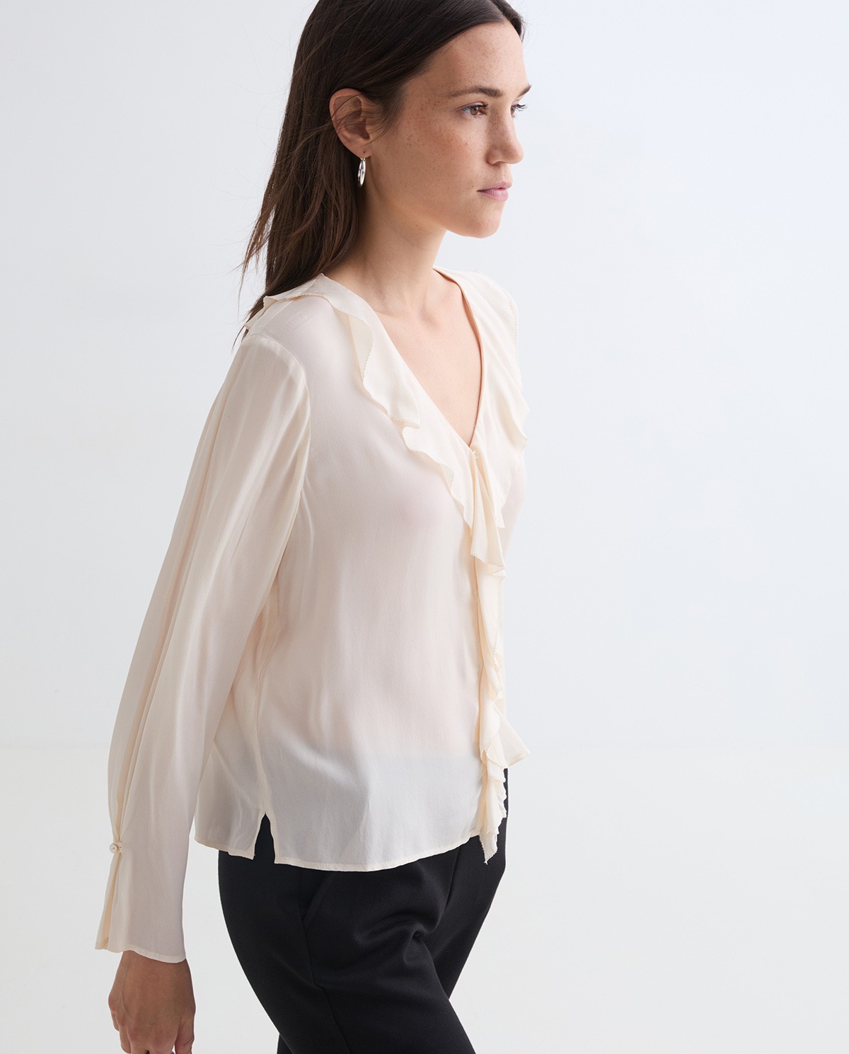 Blouse fluide à volants écru femme Yerse - Détail vue de face 4