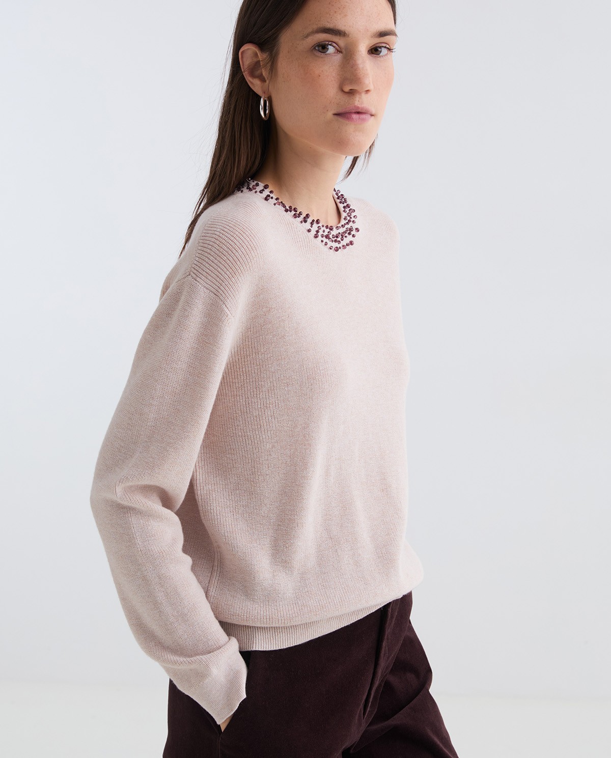 Jersei llana i cotó pedreria cru dona Yerse - Detall vista frontal 1