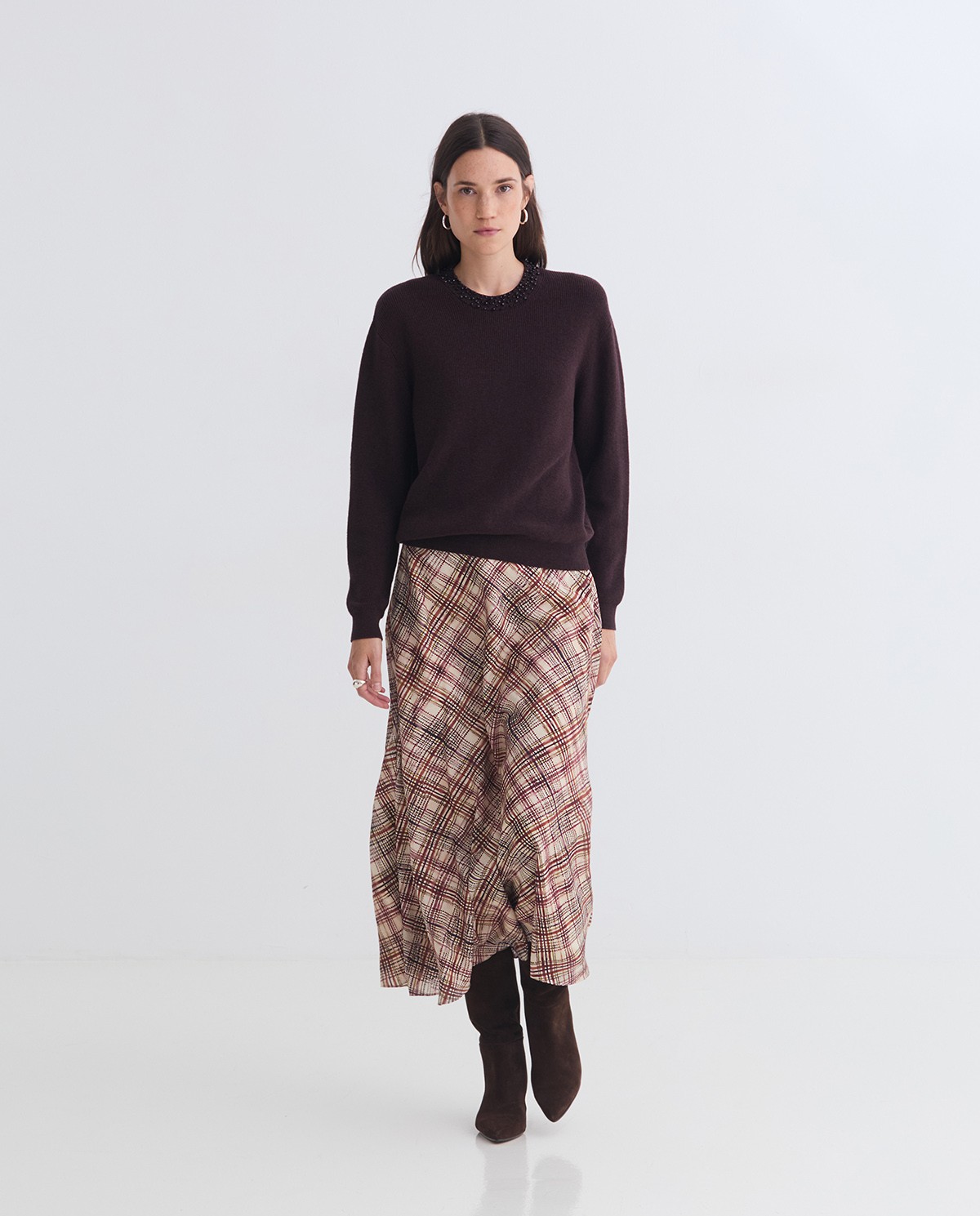 Jersei llana i cotó pedreria xocolata dona Yerse - Detall vista frontal 3