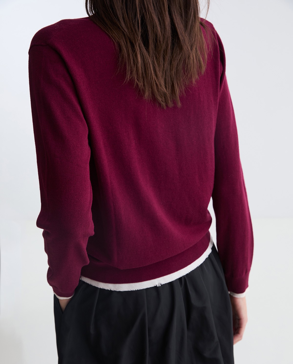 Càrdigan llana i cotó acabats contrast granat dona Yerse - Detall vista frontal 3